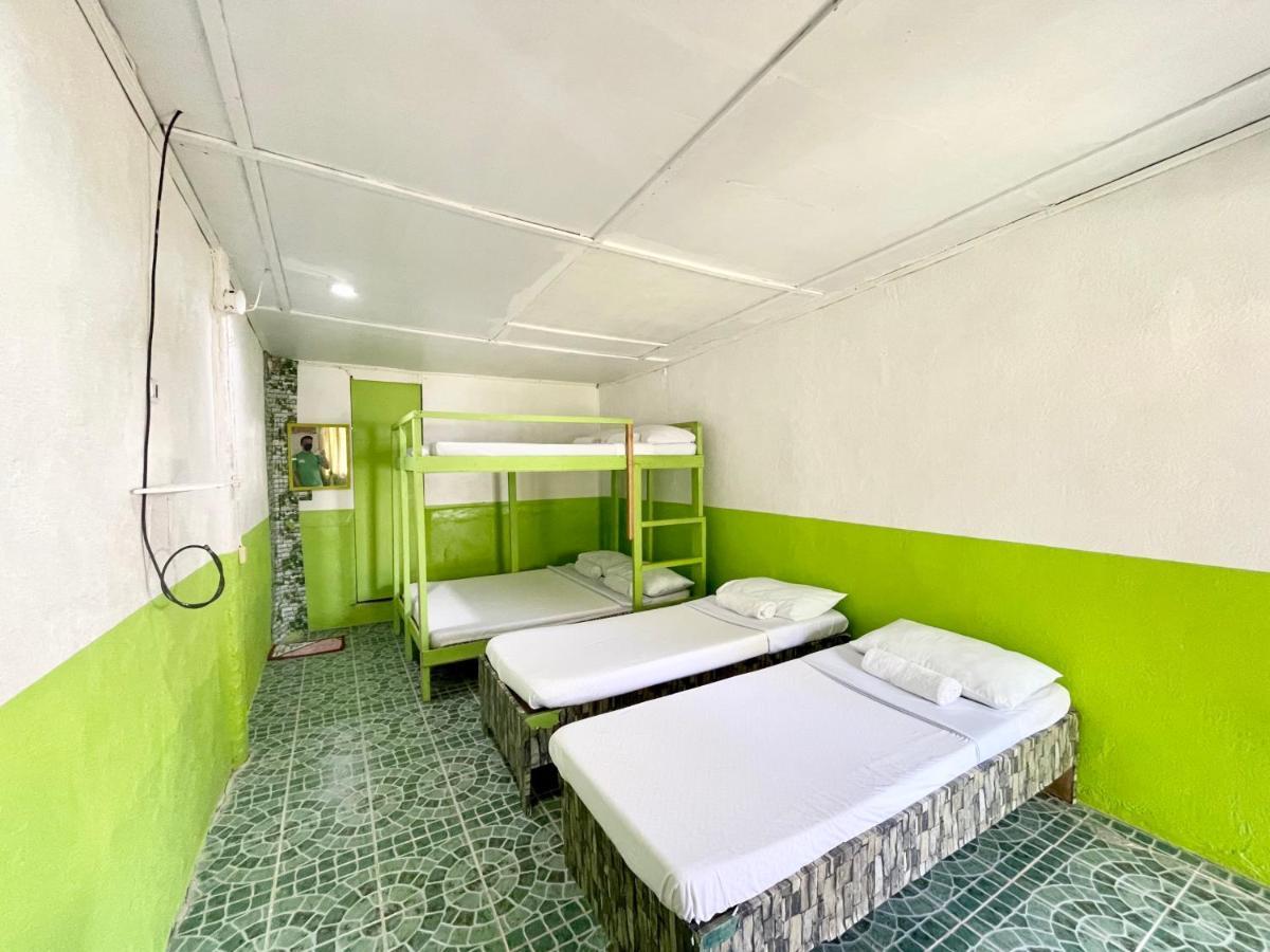 Oyo 899 Merie Diz Sunrise Beach Resort Oslob Buitenkant foto