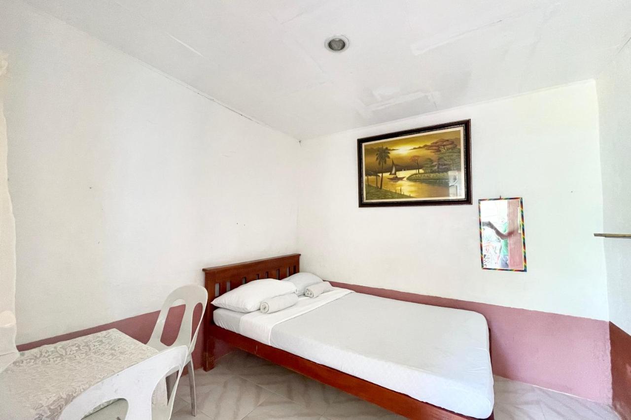 Oyo 899 Merie Diz Sunrise Beach Resort Oslob Buitenkant foto