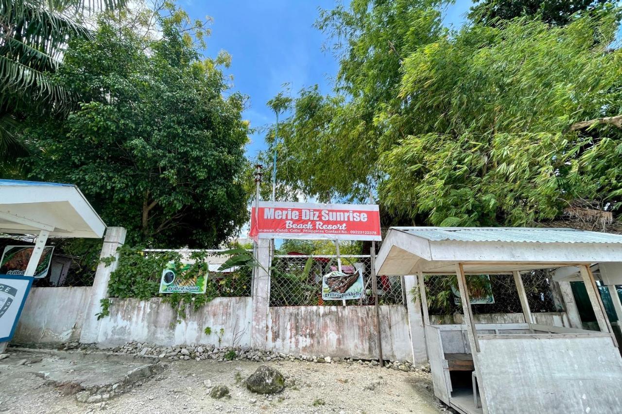 Oyo 899 Merie Diz Sunrise Beach Resort Oslob Buitenkant foto